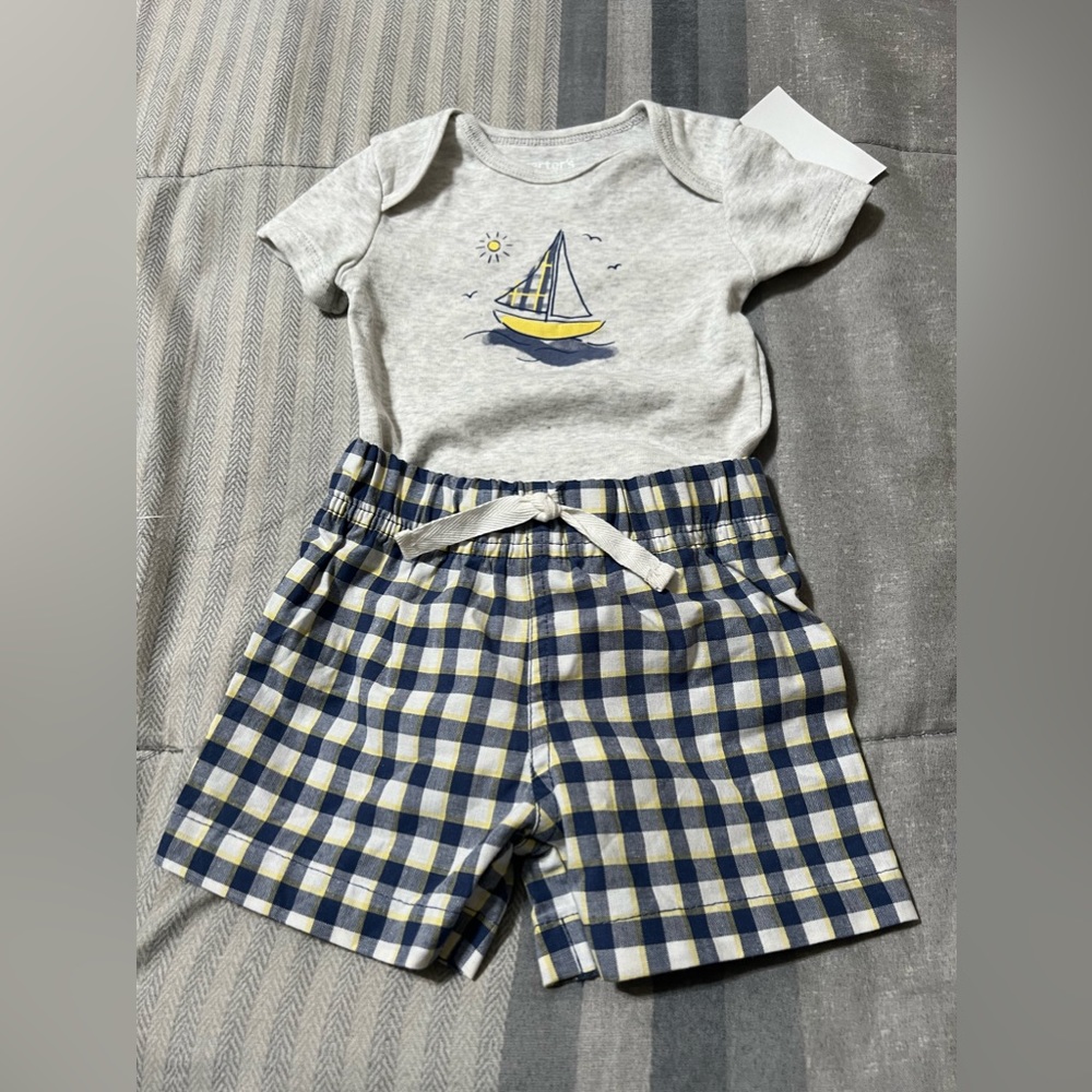 Boys Carter’s summer Outfit size (6 months)